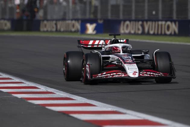 Esteban Ocon driving Haas VF-25 during qualifying ahead of the F1 Grand Prix of Mexico at Autodromo Hermanos Rodriguez on October 25, 2025 in Mexico City, Mexico. Copyright: xRichardxCallis SPPx Sportspressphoto_SPR51538