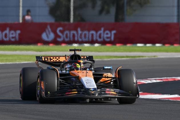 Oscar Piastri driving McLaren MCL39 during qualifying ahead of the F1 Grand Prix of Mexico at Autodromo Hermanos Rodriguez on October 25, 2025 in Mexico City, Mexico. Copyright: xRichardxCallis SPPx Sportspressphoto_SPR51552