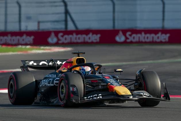 Max Verstappen driving Red Bull Racing RB21 during qualifying ahead of the F1 Grand Prix of Mexico at Autodromo Hermanos Rodriguez on October 25, 2025 in Mexico City, Mexico. Copyright: xRichardxCallis SPPx Sportspressphoto_SPR51558