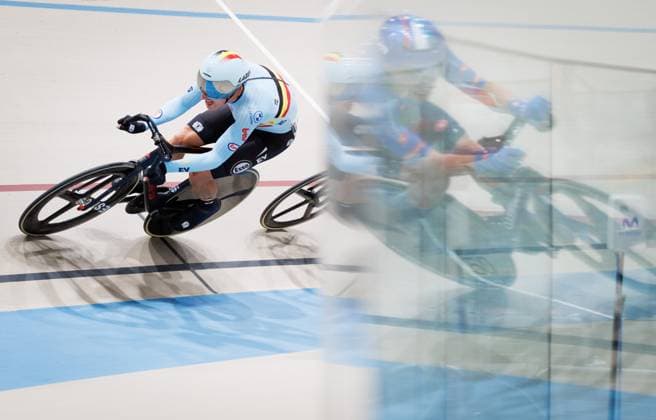Belgian Lindsay De Vylder pictured in action during the Points Race of the men s Omnium (event 4 4) at the 2025 UCI Track World Championships cycling, in Santiago, Chile, Saturday 25 October 2025. The Track World Championships take place from 22 to 26 October at the Velodromo de Penalolen in Santiago, Chile. BENOITxDOPPAGNE  x137972049x