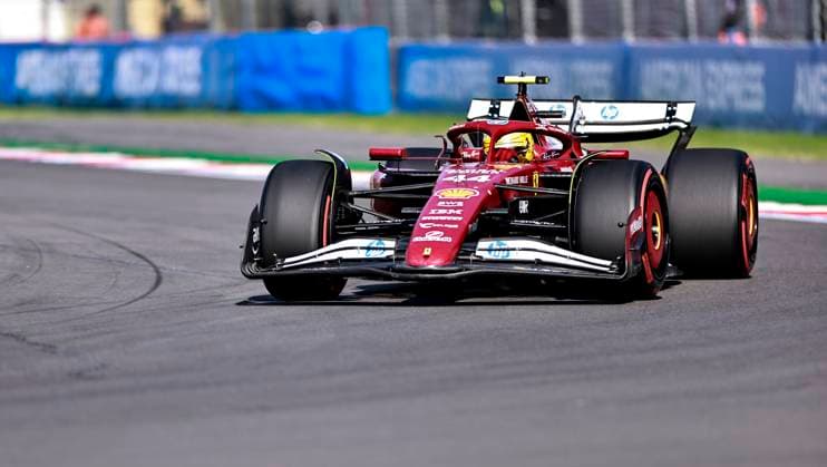 (251026) -- MEXICO CITY, Oct. 26, 2025 -- Ferrari s British driver Lewis Hamilton competes during the qualifying session of the 2025 Formula One Mexico City Grand Prix at the Hermanos Rodriguez Circuit in Mexico City, Mexico, Oct. 25, 2025. ) (SP)MEXICO-MEXICO CITY-F1-GRAND PRIX-QUALIFYING SESSION LixMengxin 