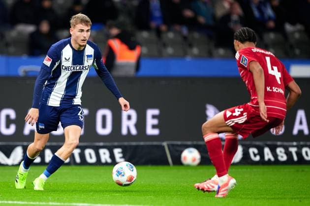 Marten Winkler Hertha BSC, 22 , d4 , Zweikampf, GER, Hertha BSC vs ,Fortuna Duesseldorf, 2 Bundesliga, Saison 2025 2026, 10 Spieltag, 25 010 2025 DFL REGULATIONS PROHIBIT ANY USE OF PHOTOGRAPHS AS IMAGE SEQUENCES AND OR QUASI VIDEO GER, Hertha BSC vs ,Fortuna Duesseldorf, 2 Bundesliga, Saison 2025 2026, 10 Spieltag, 25 010 2025 Berlin Copyright: xClaudiusxRauch,xEibner-Pressefotox xClaudiusxRauchx EP_CRH