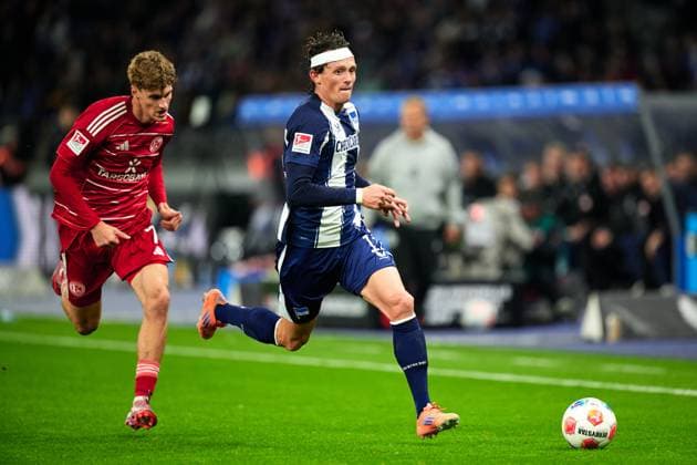 Luca Raimund Fortuna Duesseldorf, 07 , Fabian Reese Hertha BSC, 11 , GER, Hertha BSC vs ,Fortuna Duesseldorf, 2 Bundesliga, Season 2025 2026, Matchday 10, 25 010 2025 DFL REGULATIONS PROHIBIT ANY USE OF PHOTOGRAPHS AS IMAGE SEQUENCES AND OR QUASI VIDEO GER, Hertha BSC vs ,Fortuna Duesseldorf, 2 Bundesliga, Season 2025 2026, Matchday 10, 25 010 2025 Berlin Copyright: xClaudiusxRauch,xEibner-Pressefotox xClaudiusxRauchx EP_CRH