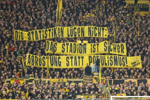 Banner Suedtribuehne GER, Borussia Dortmund vs. 1 FC Koeln, Football, 1 Liga, Matchday 8, Season 2025 2026, 25 10 2025 DFL REGULATIONS PROHIBIT ANY USE OF PHOTOGRAPHS AS IMAGE SEQUENCES AND OR QUASI VIDEO GER, Borussia Dortmund vs. 1 FC Koeln, Football, 1 Liga, Matchday 8, Season 2025 2026, 25 10 2025 Dortmund Copyright: xEibner-Pressefoto FrankxZeisingx EP_FZG