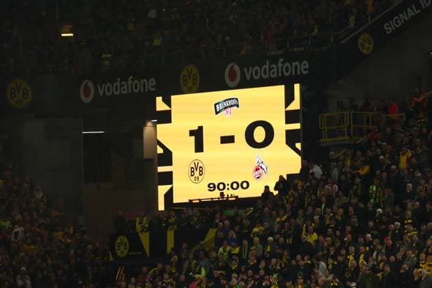 Final score, BVB wins 1 0 against 1 FC Koeln GER, Borussia Dortmund vs 1 FC Koeln, Football, 1 Liga, Matchday 8, Season 2025 2026, 25 10 2025 DFL REGULATIONS PROHIBIT ANY USE OF PHOTOGRAPHS AS IMAGE SEQUENCES AND OR QUASI VIDEO GER, Borussia Dortmund vs 1 FC Koeln, Football, 1 Liga, Matchday 8, Season 2025 2026, 25 10 2025 Dortmund Copyright: xEibner-Pressefoto FrankxZeisingx EP_FZG