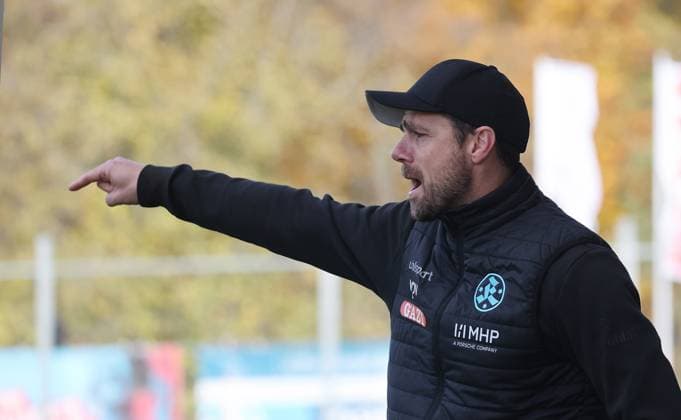 Stuttgart , Soccer Regionalliga , SV Stuttgarter Kickers vs TSV Schott Mainz , Coach Marco Wildersinn Kickers