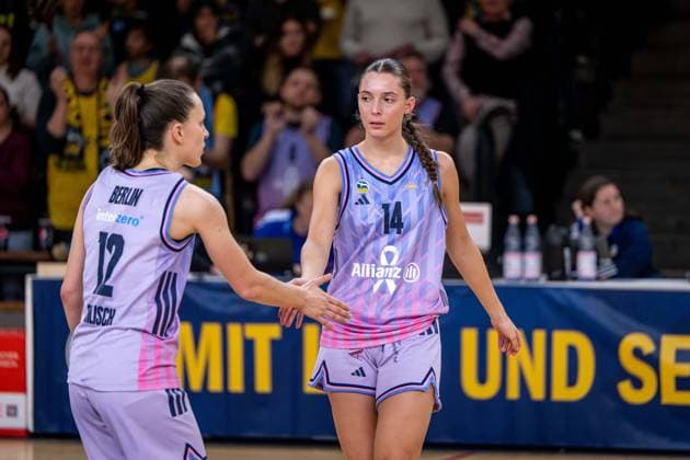 Basketball Berlin 25 10 2025 Season 2025 2026 Toyota DBBL 1 Bundesliga Women, Women Alba Berlin SYNTAINICS MBC Greta Scholle Alba, No 14 Lena Gohlisch Alba, No 12