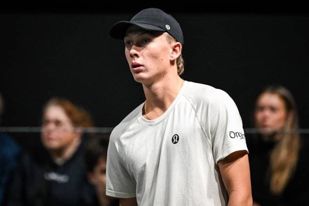October 26, 2025, Nanterre, France, France: Ethan QUINN of United States during the second qualifying day of the Rolex Paris Masters 1000 tennis tournament at Paris La Defense Arena on October 26, 2025 in Nanterre near Paris, France. Nanterre France - ZUMAm308 20251026_zsp_m308_005 Copyright: xMatthieuxMirvillex