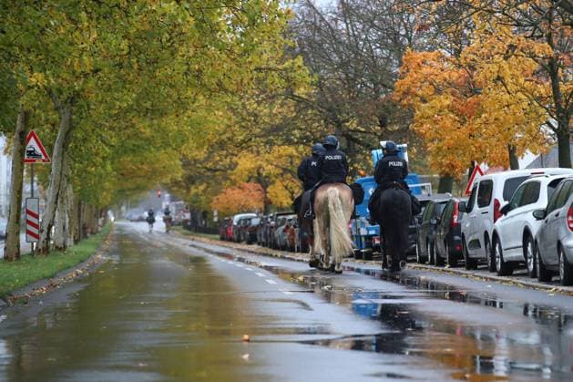 26 10 2025, xtgx, Soccer 2 Bundesliga, Eintracht Braunschweig Hannover 96 v l Symbol Photo, Symbol Image, Symbol Police Police Horses Riding Squadron Riders DFL DFB REGULATIONS PROHIBIT ANY USE OF PHOTOGRAPHS as IMAGE SEQUENCES and or QUASI VIDEO Braunschweig