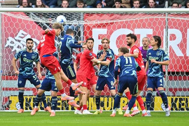 ENSCHEDE, 26-10-2025, Grolsch Veste Stadium, season 2025 2026 , Dutch Eredivisie football Match FC Twente and Ajax. picture shows FC Twente player Ruud Nijstad Twente - Ajax  x31696854x Copyright: