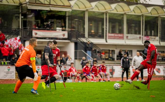Düsseldorf, Germany 25h Oct 2025 Setonji Ogunbiji F95 Goalkeeper Andreas Lehmann BFC Fortuna Düsseldorf BFC Preussen Berlin German Amputee Championship 25 10 2025