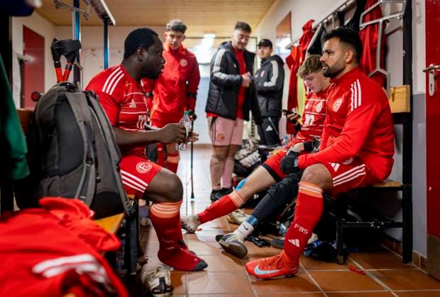 Düsseldorf, Germany 25h Oct 2025 Setonji Ogunbiji, Obaid Yaseni F95 Fortuna Düsseldorf BFC Preussen Berlin German Amputee Championship 25 10 2025