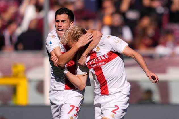 Genoa™s Morten Thorsby celebrates after scoring the 0-1 goal for his team during the Serie A soccer match between Torino Fc and Genoa at the Stadio Olimpico Grande Torino in Turin, north west Italy - October 26, 2025. - Soccer  Copyright: xFabioxFerrari LaPressex