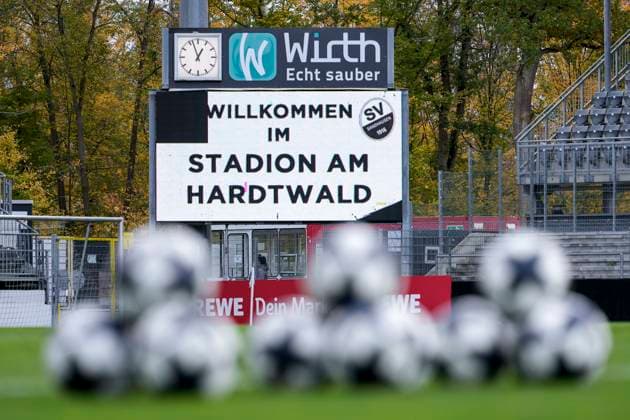 Scoreboard inside the stadium with the inscription Willkommen im Stadion am Hardtwald, 26 10 2025, Sandhausen Germany , Football, Regionalliga Südwest, SV Sandhausen FC Bayern Alzenau xozx