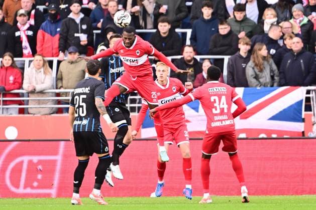 Royal Antwerp FC v Club Brugge - Jupiler Pro League DEURNE, BELGIUM - OCTOBER 26 : Kouyate Kiki defender of Royal Antwerp FC in action during the Jupiler Pro League match between Royal Antwerp FC and Club Brugge on October 26, 2025 in Deurne, Belgium, 26 10 2025 Deurne Belgium  Copyright: xPeterxDexVoechtx