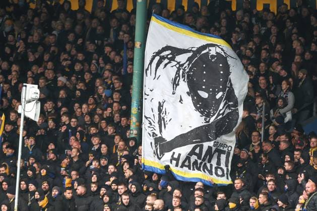 26 10 2025, xtgx, Soccer 2 Bundesliga, Eintracht Braunschweig Hannover 96 v l Symbol Photo, Symbol Image, Symbol Flag Banner Anti Hannoi DFL DFB REGULATIONS PROHIBIT ANY USE OF PHOTOGRAPHS as IMAGE SEQUENCES and or QUASI VIDEO Braunschweig