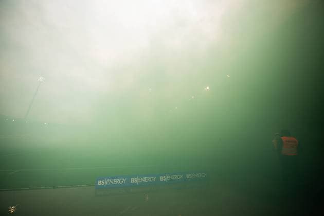 26 10 2025 Soccer, 2025 2026, 2 Bundesliga, 10 Matchday, Eintracht Braunschweig Hannover 96 Fans Hannover with Pyrotechnics DFL REGULATIONS PROHIBIT ANY USE OF PHOTOGRAPHS AS IMAGE SEQUENCES AND OR QUASI VIDEO