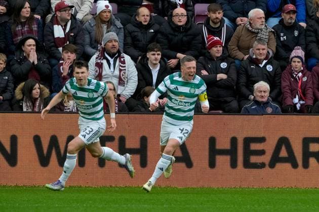UK: Heart of Midlothian v Celtic, Scottish Premiership at Tynecastle Park, Edinburgh, Scotland on 26 October 2025: Pictured: Callum McGregor (Celtic) celebrates making it 1-1 Edinburgh Tynecastle Park Scotland Copyright: xAlexxToddx