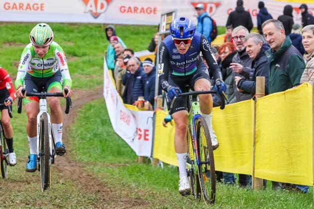 Telenet Superprestige Overijse OVERIJSE, BELGIUM - OCTOBER 26 : Brand Lucinda (NED) of Baloise Glowi Lions, Casasola Sara (ITA) of Crelan - Corendon in action during the Telenet Superprstige Overijse cyclorcross pictured on October 26, 2025 in Overijse, Belgium, 26 10 2025 Overijse Belgium  Copyright: xGbax