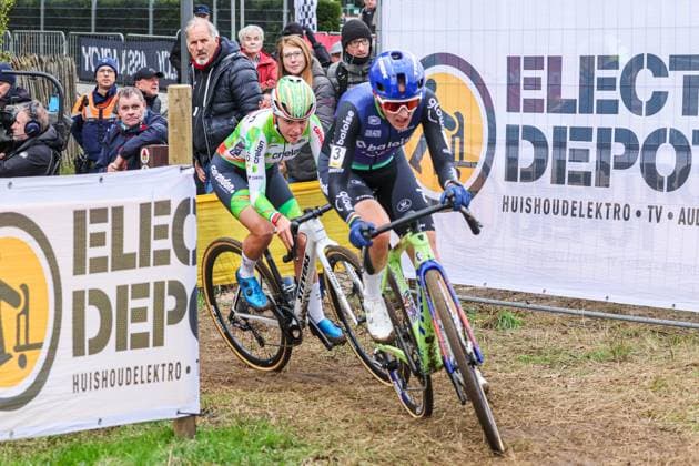 Telenet Superprestige Overijse OVERIJSE, BELGIUM - OCTOBER 26 : Brand Lucinda (NED) of Baloise Glowi Lions, Casasola Sara (ITA) of Crelan - Corendon in action during the Telenet Superprstige Overijse cyclorcross pictured on October 26, 2025 in Overijse, Belgium, 26 10 2025 Overijse Belgium  Copyright: xGbax