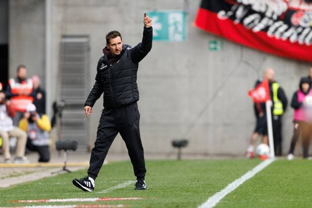Miroslav Klose Coach 1 FC Nuernberg on the touchline, 1 FC Kaiserslautern vs 1 FC Nuernberg, Soccer, 2 Bundesliga, Matchday 8, Season 2025 2026, 26 10 2025 1 FC Kaiserslautern vs 1 FC Nuernberg, Soccer, 2 Bundesliga, Matchday 8, Season 2025 2026, 26 10 2025 Copyright: xEibner-Pressefoto AlexanderxNeisx EP_ANS