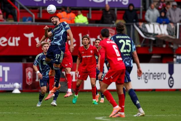 2025-10-26 FC Twente v AFC Ajax - Dutch Eredivisie ENSCHEDE, NETHERLANDS - OCTOBER 26: Josip Sutalo of AFC Ajax during the Dutch Eredivisie match between FC Twente and AFC Ajax at De Grolsch Veste on October 26, 2025 in Enschede, Netherlands. Enschede De Grolsch Veste Netherlands Content not available for redistribution in The Netherlands directly or indirectly through any third parties. Copyright: xBenxGalx