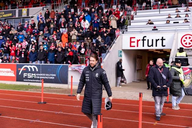 Regionalliga Nordost FC Rot Weiß Erfurt vs ZFC Meuselwitz Erfurt 26 10 2025 Fabian Gerber Coach FC Rot Weiß Erfurt Regionalliga Nordost FC Rot Weiß Erfurt vs ZFC Meuselwitz Steigerwaldstadion Erfurt 26 10 2025 Copyright: xBEAUTIFULxSPORTS Duehringx