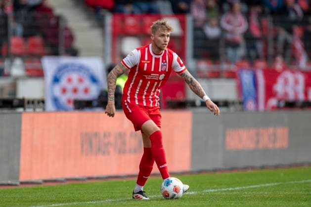 GER, Erfurt, Soccer, Regionalliga Nordost, Matchday 13, FC Rot Weiss Erfurt vs ZFC Meuselwitz in the picture from l Ben Luca Moritz FC Rot Weiß Erfurt 02 , Freisteller 26 10 2025, Steigerwaldstadion Erfurt DFB REGULATIONS PROHIBIT ANY USE OF PHOTOGRAPHS AS IMAGE SEQUENCES AND OR QUASI VIDEO, Copyright: HMBxMedia PaulxFritz