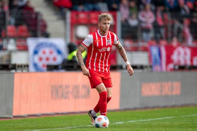 GER, Erfurt, Soccer, Regionalliga Nordost, Matchday 13, FC Rot Weiss Erfurt vs ZFC Meuselwitz in the picture from l Ben Luca Moritz FC Rot Weiß Erfurt 02 , Freisteller 26 10 2025, Steigerwaldstadion Erfurt DFB REGULATIONS PROHIBIT ANY USE OF PHOTOGRAPHS AS IMAGE SEQUENCES AND OR QUASI VIDEO, Copyright: HMBxMedia PaulxFritz