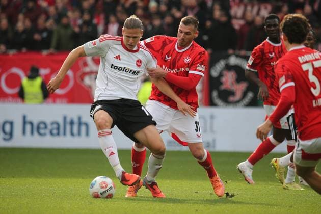 26 10 2025, xmohx, Fußball 2 Bundesliga, 1 FC Kaiserslautern 1 FC Nürnberg v l Artem Stepanov 1 FC Nuernberg Luca Sirch 1 FC Kaiserslautern Zweikampf, Aktion, action, battle for the ball DFL DFB REGULATIONS PROHIBIT ANY USE OF PHOTOGRAPHS as IMAGE SEQUENCES and or QUASI VIDEO Kaiserslautern