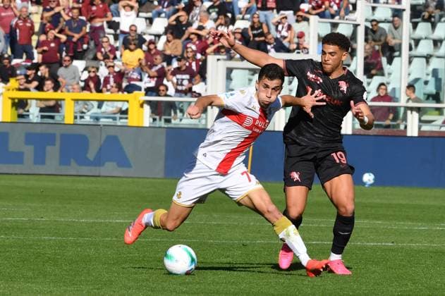 Foto IPP Massimo Rana Torino 26-10-2025 Calcio Campionato di Serie A 2025 2026 Torino-Genoa nella foto patrizio masini e che adams Italy Photo Press - World Copyright italy ITALY  Copyright: xR4924_italyphotopressx
