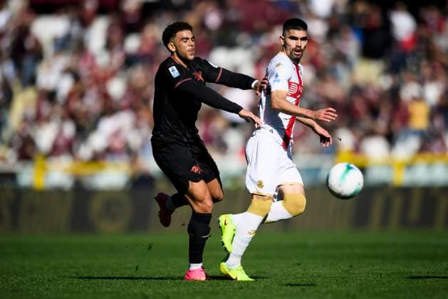 Torino FC v Genoa CFC - Serie A Che Adams of Torino FC comeptes for the ball with Johan Vasquez of Genoa CFC during the Serie A football match between Torino FC and Genoa CFC. Turin Italy Copyright: xNicolòxCampox