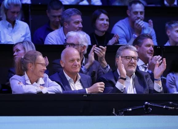 TENNIS - ATP, Tennis Herren Erste Bank Open VIENNA,AUSTRIA,26.OCT.25 - TENNIS - ATP World Tour, Erste Bank Open. Image shows tournament director Herwig Straka (Emotion), Peter Hacker and guests.  GEPAxpictures xWalterxLuger