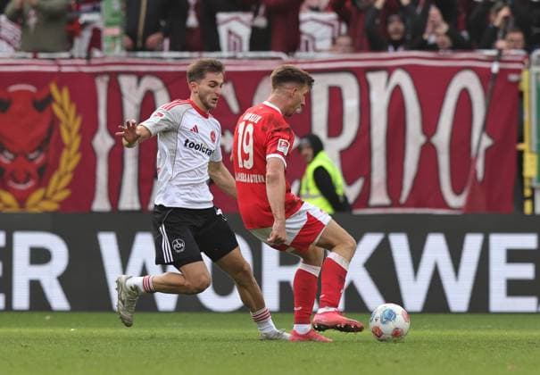 26 10 2025 Soccer Season 2025 2026 2 Soccer Bundesliga 10 Matchday 1 FC Kaiserslautern FCK Lautern Red Devils 1 FC Nuremberg FCN Club Sportfoto Zink DaMa xdaxmax DFL regulations prohibit any use of photographs as image sequences and or quasi video only for editorial use Adam Markhiev 6, 1 FC Nuremberg FCN Daniel Hanslik 19, 1 FC Kaiserslautern FCK