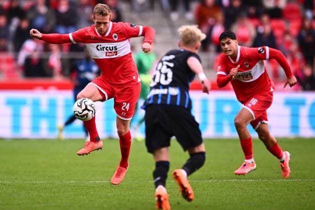 Royal Antwerp FC v Club Brugge - Jupiler Pro League DEURNE, BELGIUM - OCTOBER 26 : Somers Thibo midfielder of Royal Antwerp FC during the Jupiler Pro League match between Royal Antwerp FC and Club Brugge on October 26, 2025 in Deurne, Belgium, 26 10 2025 Deurne Belgium  Copyright: xGvgx