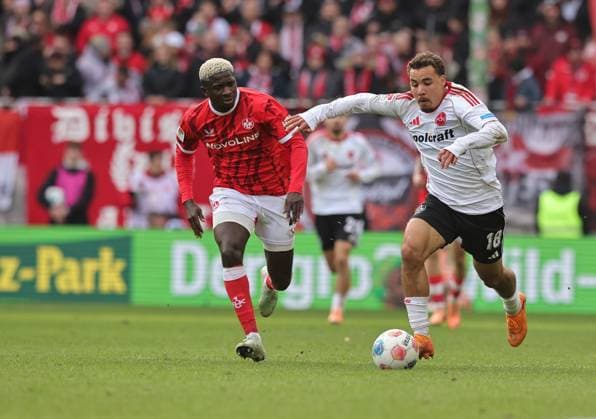 26 10 2025 Soccer Season 2025 2026 2 Soccer Bundesliga 10 Matchday 1 FC Kaiserslautern FCK Lautern Red Devils 1 FC Nuremberg FCN Club Sportfoto Zink DaMa xdaxmax DFL regulations prohibit any use of photographs as image sequences and or quasi video only for editorial use Afeez Aremu 23, 1 FC Kaiserslautern FCK Rafael Lubach 18, 1 FC Nuremberg FCN