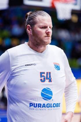 easycredit BBL, Frankfurt Skyliners Syntainics MBC, 26 10 2025 John Bryant SYNTAINICS MBC, 54 at the warm-up before the game of the easycredit BBL easycredit BBL, Frankfurt Skyliners Syntainics MBC on matchday 5 of the 25 26 season in the Süwag Energie ARENA on 26 10 2025 Copyright: xBEAUTIFULxSPORTS Hahnex