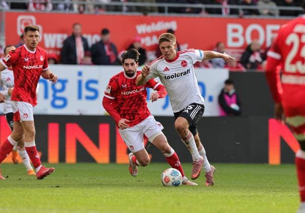 26 10 2025 Soccer Season 2025 2026 2 Soccer Bundesliga 10 Matchday 1 FC Kaiserslautern FCK Lautern Red Devils 1 FC Nuremberg FCN Club Sportfoto Zink DaMa xdaxmax DFL regulations prohibit any use of photographs as image sequences and or quasi video only for editorial use Semih Sahin 8, 1 FC Kaiserslautern FCK Finn Ole Becker 25, 1 FC Nuremberg FCN