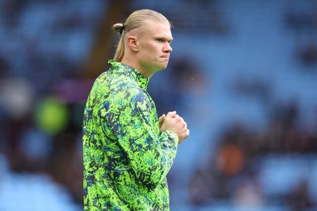 Aston Villa v Manchester City - Premier League Erling Haaland of Manchester City warms up before the Premier League match between Aston Villa and Manchester City at Villa Park on October 26, 2025 in Birmingham, England. Birmingham Villa Park England United Kingdom Copyright: xEdxSykes Sportsphoto APLx 14139690