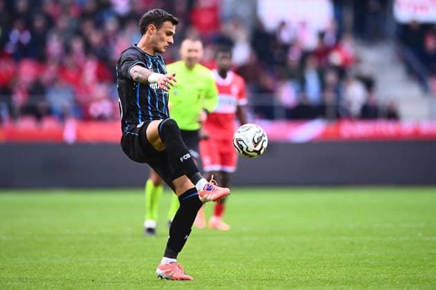 Royal Antwerp FC v Club Brugge - Jupiler Pro League DEURNE, BELGIUM - OCTOBER 26 : Stankovic Aleksandar midfielder of Club Brugge during the Jupiler Pro League match between Royal Antwerp FC and Club Brugge on October 26, 2025 in Deurne, Belgium, 26 10 2025 Deurne Belgium  Copyright: xGvgx