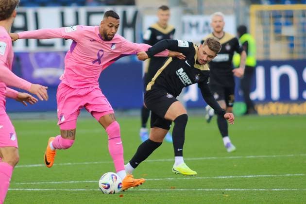 v li in duel Ruben Reisig TSG Hoffenheim II, 17 GER, TSG 1899 Hoffenheim II vs FC Erzgebirge Aue, Soccer, 3 Liga, Matchday 12, Season 2025 2026, 26 10 2025 DFL DFB REGULATIONS PROHIBIT ANY USE OF PHOTOGRAPHS as IMAGE SEQUENCES and or QUASI VIDEO GER,TSG 1899 Hoffenheim II vs FC Erzgebirge Aue, Football, 3 Liga, Matchday 12, Season 2025 2026, 26 10 2025 Hoffenheim Copyright: xEibner-Pressefoto JoergxHirschx EP_JHH