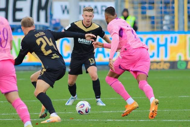 v li Janine Ehlers FC Erzgebirge Aue, 24 ,Erik Majetschak FC Erzgebirge Aue, 13 , Ruben Reisig TSG Hoffenheim II, 17 GER, TSG 1899 Hoffenheim II vs FC Erzgebirge Aue, Soccer, 3 Liga, Matchday 12, Season 2025 2026, 26 10 2025 DFL DFB REGULATIONS PROHIBIT ANY USE OF PHOTOGRAPHS as IMAGE SEQUENCES and or QUASI VIDEO GER,TSG 1899 Hoffenheim II vs FC Erzgebirge Aue, Football, 3 Liga, Matchday 12, Season 2025 2026, 26 10 2025 Hoffenheim Copyright: xEibner-Pressefoto JoergxHirschx EP_JHH