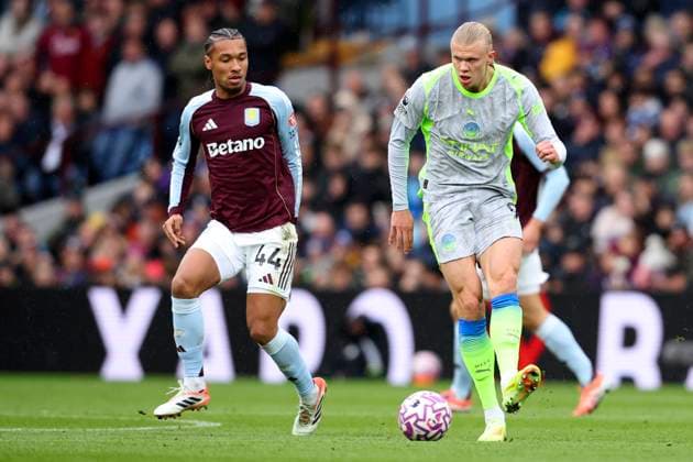 Aston Villa v Manchester City - Premier League Boubacar Kamara of Aston Villa and Erling Haaland of Manchester City challenge during the Premier League match between Aston Villa and Manchester City at Villa Park on October 26, 2025 in Birmingham, England. Birmingham Villa Park England United Kingdom Copyright: xEdxSykes Sportsphoto APLx 14139693