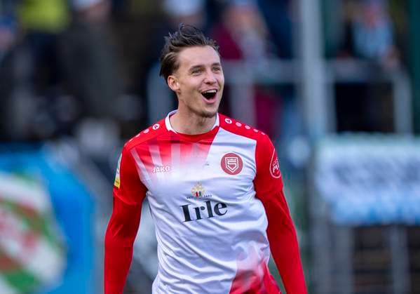 Dustin Willms Sportfreunde Siegen, 30 with his goal celebration FC Gütersloh Sportfreunde Siegen 26 10 2025 Soccer, Regionalliga West, Matchday 13, GER, Heidewaldstadion, Gütersloh Copyright: MarcoxBader