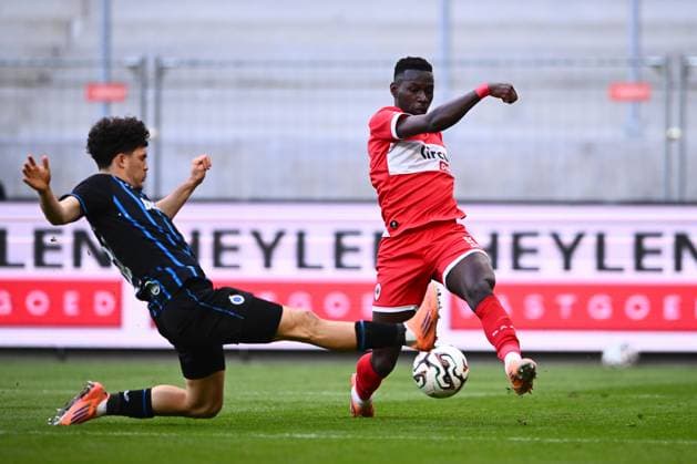 Royal Antwerp FC v Club Brugge - Jupiler Pro League DEURNE, BELGIUM - OCTOBER 26 : Sabbe Kyriani defender of Club Brugge Al-Sahafi Marwan forward of Royal Antwerp FC during the Jupiler Pro League match between Royal Antwerp FC and Club Brugge on October 26, 2025 in Deurne, Belgium, 26 10 2025 Deurne Belgium  Copyright: xGvgx