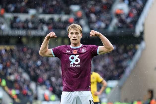 Zian Flemming (19 Burnley) celebrates after scoring during the Premier League football match between Wolverhampton Wanderers and Burnley at Molineux stadium in Wolverhampton, England Copyright: xNataliexMincher SPPx Sportspressphoto_SPR51839