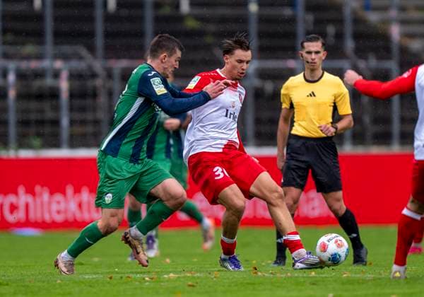 Dustin Willms Sportfreunde Siegen, 30 FC Gütersloh Sportfreunde Siegen 26 10 2025 Soccer, Regionalliga West, Matchday 13, GER, Heidewaldstadion, Gütersloh Copyright: MarcoxBader