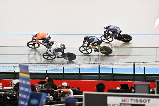 2025 Tissot UCI Track World Championships Picture by Simon Wilkinson SWpix.com - 26 10 2025 - Cycling - 2025 Tissot UCI Track World Championships - Velodromo PenalolÃ n, Santiago, Chile - Women s Keirin - First Round - Hetty van de Wouw (Netherlands), Alessa-Catriona Propster (Germany), Ellesse Andrews (New Zealand), Helena Casas Roige (Spain) Copyright: x xSWpix.comx(t axPhotographyxHubxLtd)xSimonxWilkinson SWpix.comx SWP-3030-11747