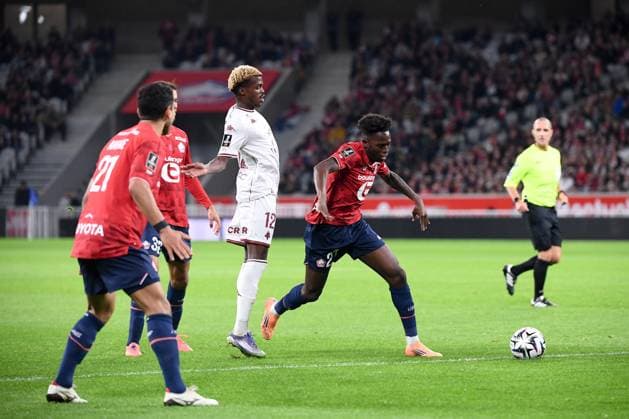 LOSC Lille v FC Metz - Ligue 1 McDonald s 2025 2026 12 Alpha Amadou TOURE (fcm) - 27 Felix CORREIA (losc) during the Ligue 1 McDonald s match between Lille and Metz at Stade Pierre Mauroy on October 26, 2025 in Lille, France. Lille France  Copyright: xFEPx 776348170