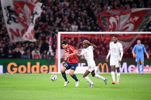 LOSC Lille v FC Metz - Ligue 1 McDonald s 2025 2026 21 Benjamin ANDRE (losc) - 12 Alpha Amadou TOURE (fcm) during the Ligue 1 McDonald s match between Lille and Metz at Stade Pierre Mauroy on October 26, 2025 in Lille, France. Lille France  Copyright: xFEPx 776348170